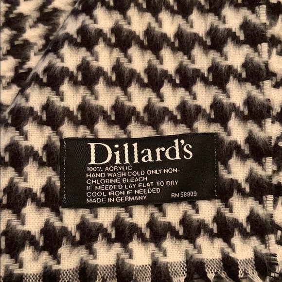 Neckscarf - Picture 2 of 2